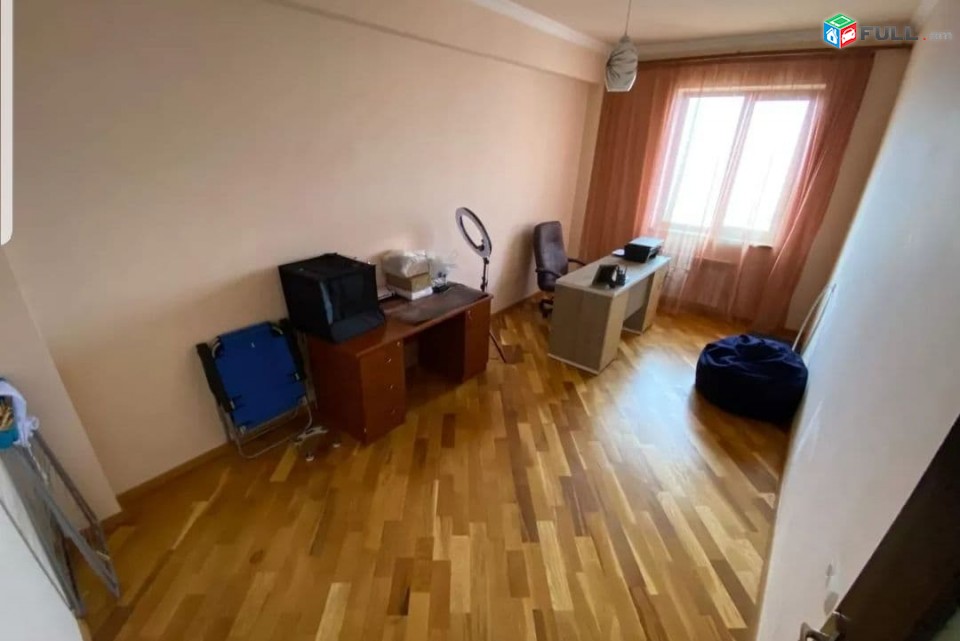  4 սենյականոց  բնակարան՝ 122 քմ մակերեսով, 14 հարկանի նորակառույց շենքի 13-րդ