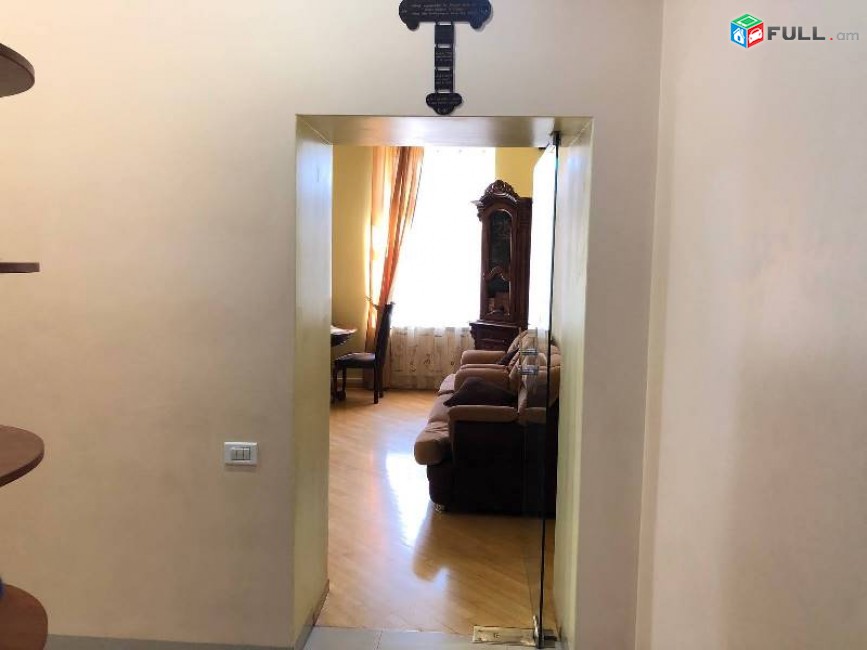 KOD 44811 Բնակարան Կենտրոնում 4  սենյականոց /DUPLEX/ բնակարան