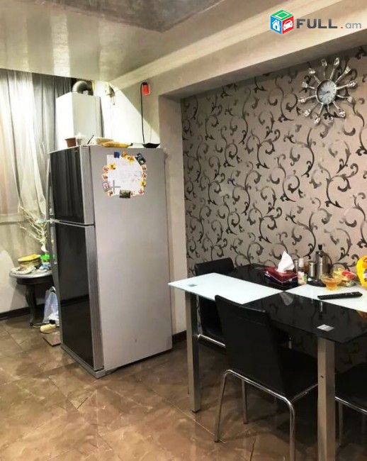 KOD 44933 Բնակարան Փոքր Կենտրոնում 3 սենյականոց