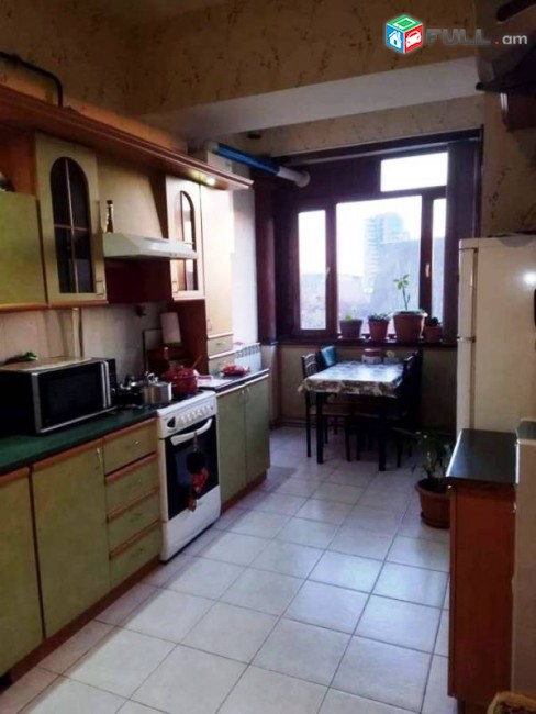 KOD 44983 Բնակարան Կենտրոնում 3 սենյականոց