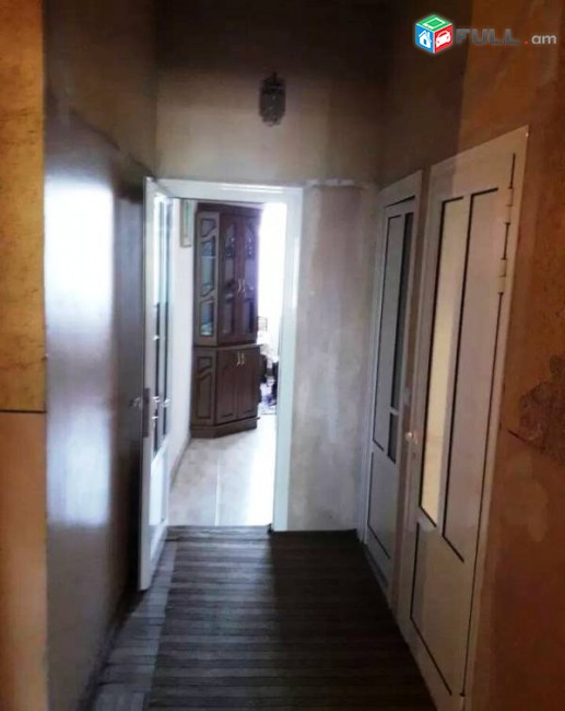 KOD 45396 Բնակարան Կենտրոնում 2 սենյականոց Ստալինյան շենք