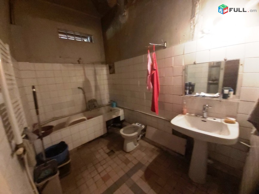 KOD 45662  Bnakaran Kentronum  /3 սենյականոց/ 137 qm