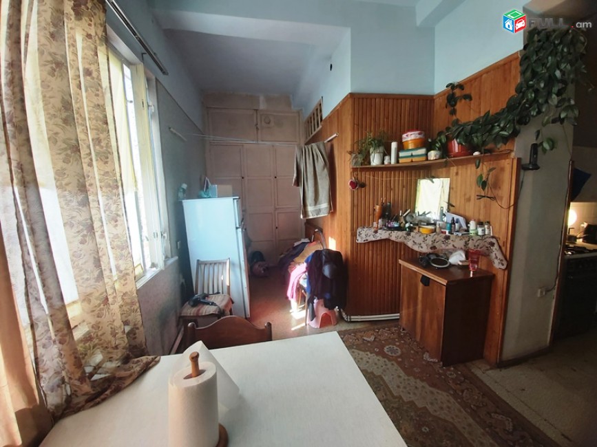 KOD 45662  Bnakaran Kentronum  /3 սենյականոց/ 137 qm
