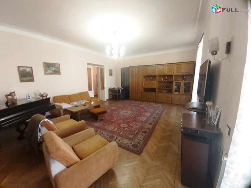 KOD 45662  Bnakaran Kentronum  /3 սենյականոց/ 137 qm