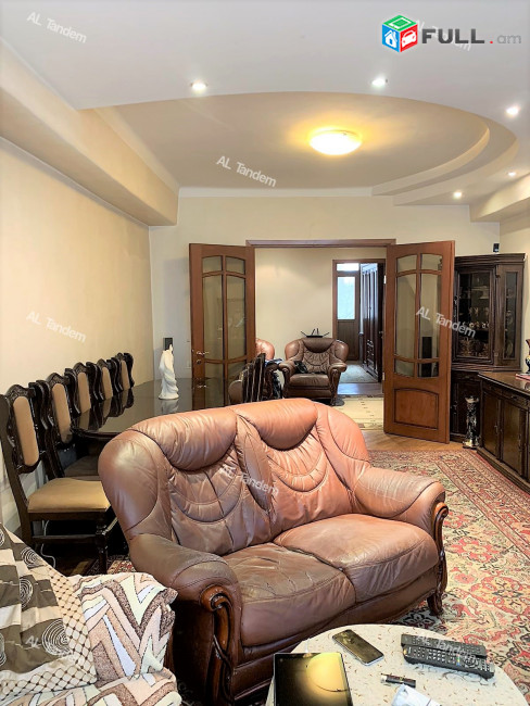 Վաճառվում է բնակարան Կողբացու փողոցում