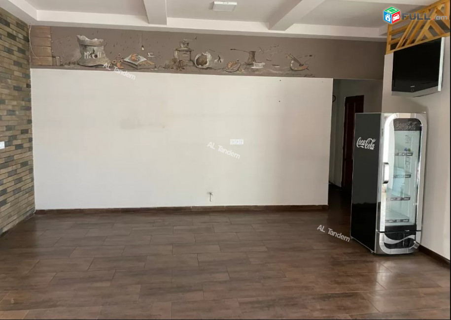 Վերանորոգված տարածք գրասենյակային տարածք