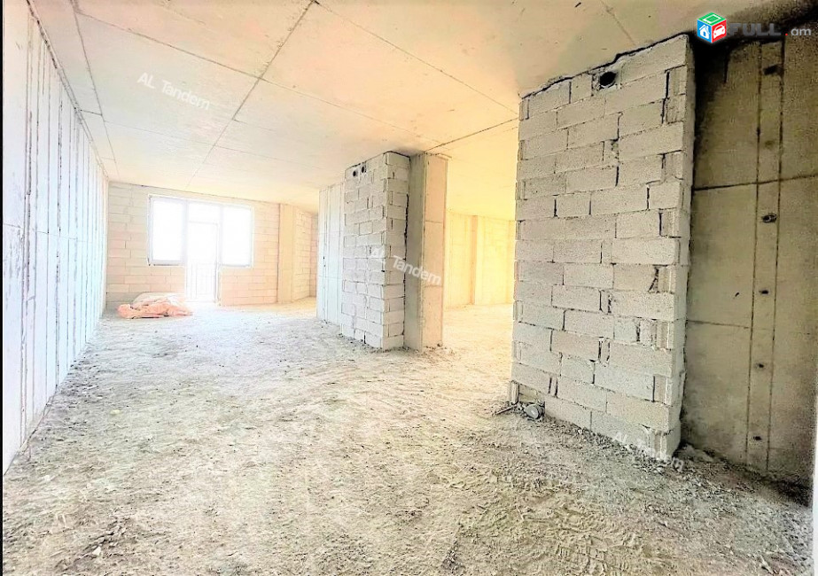 Վաճառվում է բնակարան Վարդանանց փողոցում նորակառույց շենքում