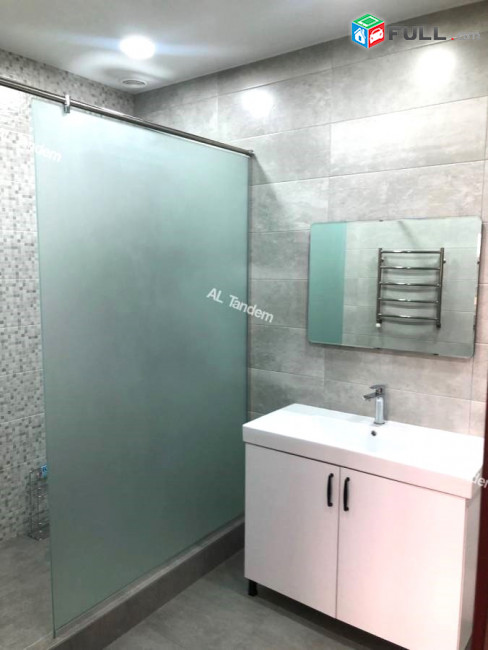 Վաճառվում է բնակարան նորակառույց շենքում