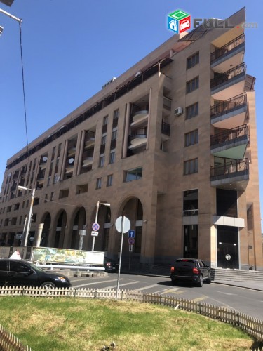 Օրավարձով է տրվում 3 սենյականոց բնակարան՝ 140 ք. Մ. Մակերեսով, որը գտնվում է Հյուսիսային պողոտայում