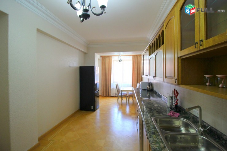 Օրավարձով է տրվում 3 սենյականոց բնակարան՝ 140 ք. Մ. Մակերեսով, որը գտնվում է Հյուսիսային պողոտայում