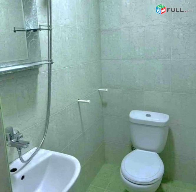 Վարձով է տրվում  2  սեն. բնակարան Այվազովսկի փողոցում