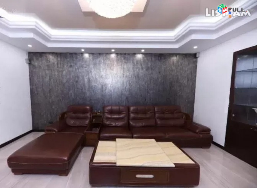 Կոդ 75299  Աբովյան փողոց 3 սենյականոց բն 
