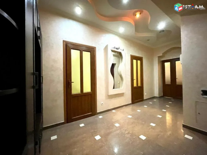 Կոդ 73447 Ամիրյան փողոց 5 սենյականոց բն 