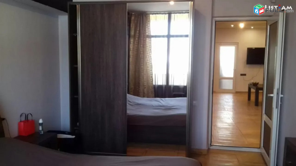 Կոդ 73328  Թումանյան փողոց 4 սենյակ 