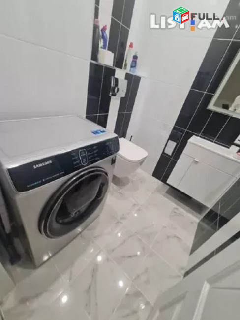 Կոդ 73344  Ամիրյան փողոց 3 սենյականոց բն 