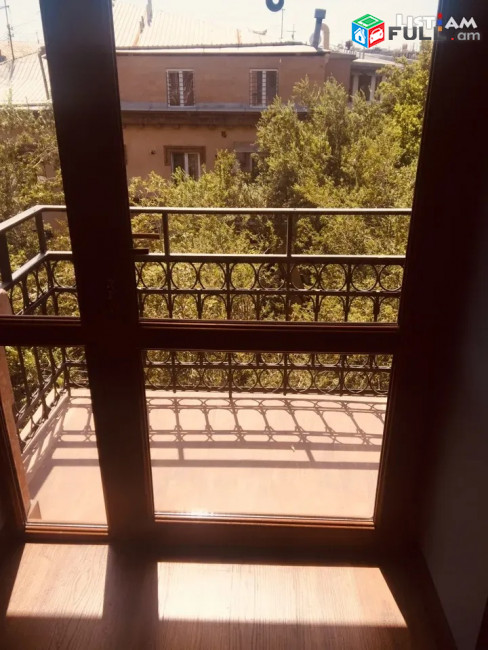 Կոդ 73435  Մաշտոցի պողոտա 3 սենյակ 