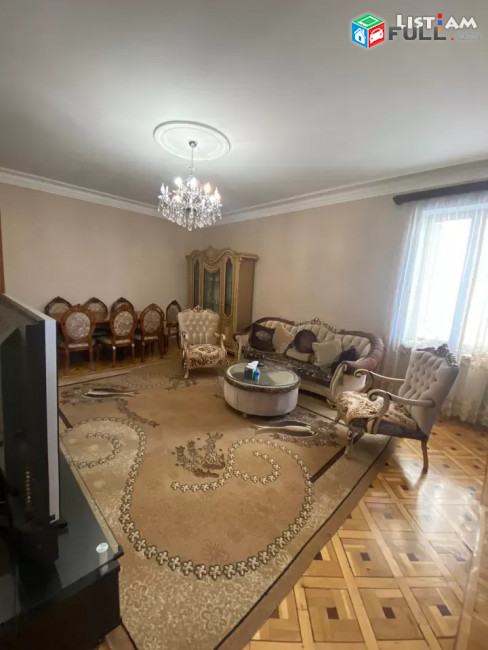 Կոդ 73547  Պարոնյան փողոց 3 սենյակ