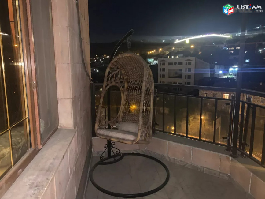 Կոդ 73563  Սայաթ Նովա փողոց 3 սենյակ 