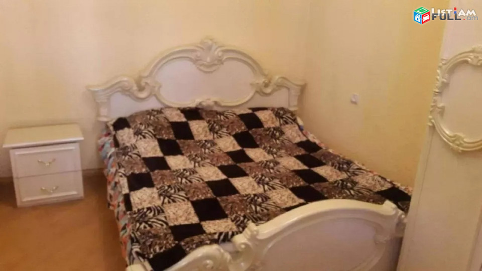 Կոդ 73599  Մաշտոցի պողոտա 6 սենյակ 3 սանհանգույց