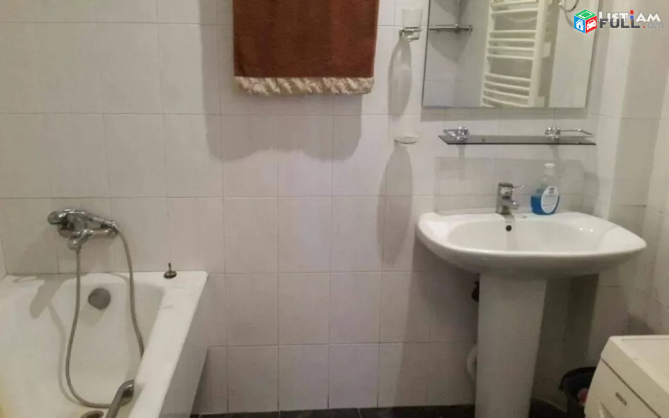 Կոդ 73599  Մաշտոցի պողոտա 6 սենյակ 3 սանհանգույց