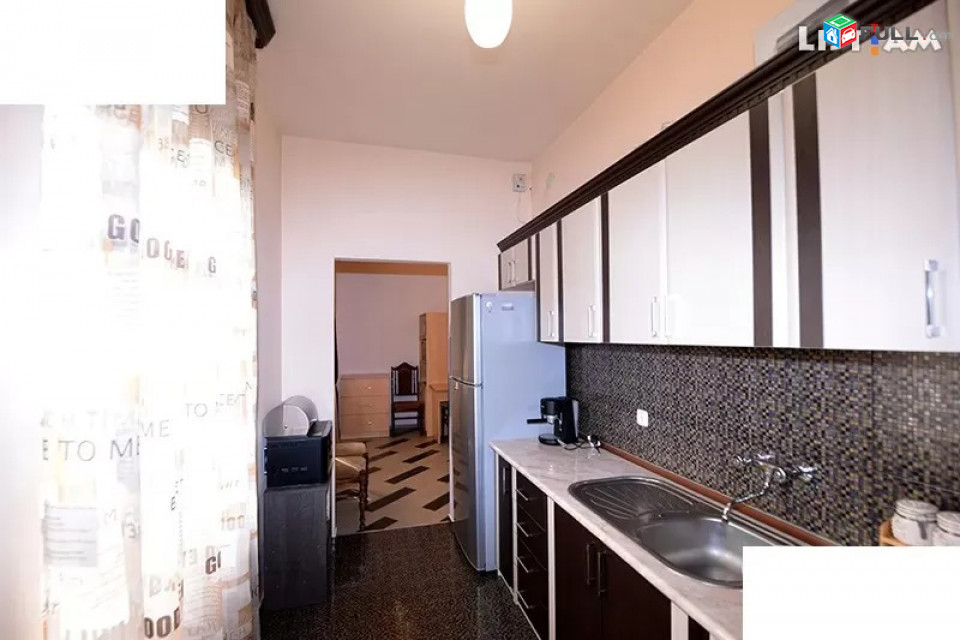 Կոդ 73654  Կասյան փողոց 3 սենյակ 