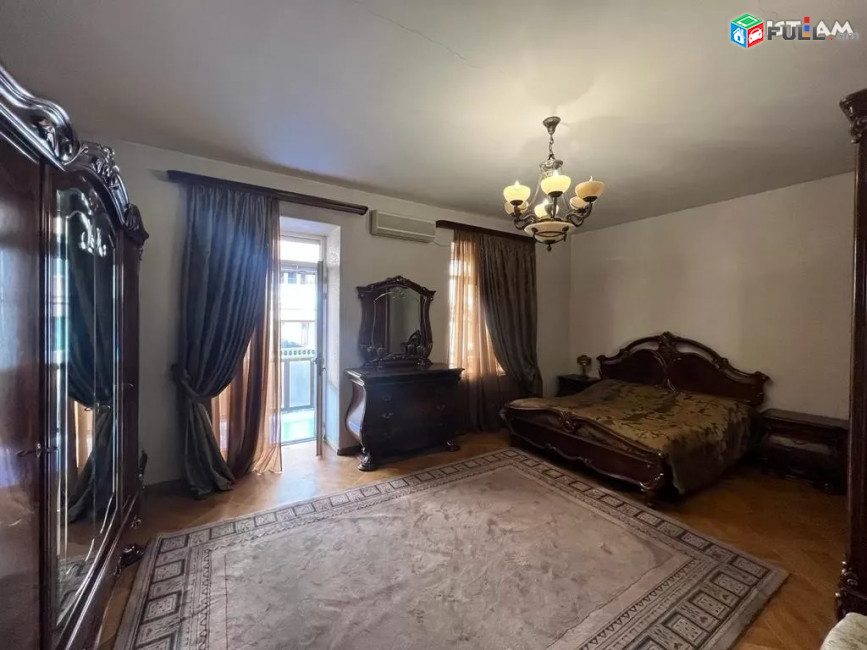 Կոդ 73684  Մաշտոցի պողոտա 5 սենյակ, 2 սանհանգույց 