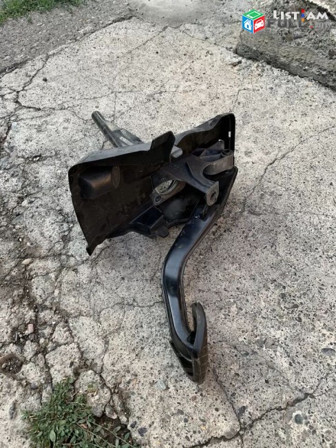 Mercedes benz W211 kuzovi tormuzi pedal