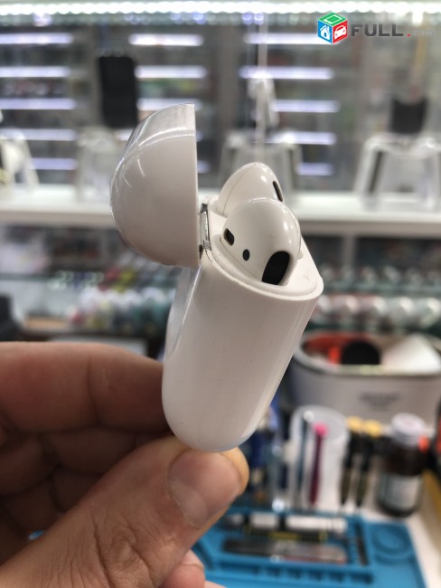Kgnem AerPods Original Barchr Gnov 