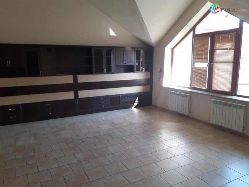 3 առանձին գրասենյակային տարածքներ (170,170,180) Բուռնազյան 4/1 հասցեում, ընդհ․ 520 քմ: 