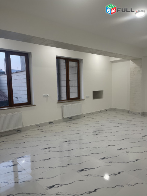 3 առանձին գրասենյակային տարածքներ (170,170,180) Բուռնազյան 4/1 հասցեում, ընդհ․ 520 քմ: 
