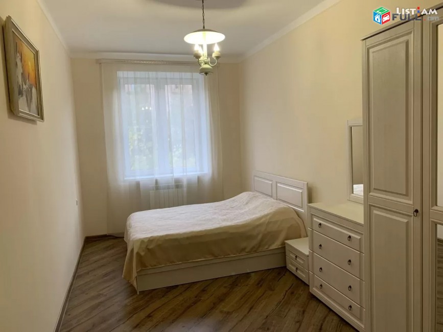 ԿՈԴ MM144 Վարձով է տրվում 3 սենյականոց բնակարան Չարենցի փողոցում