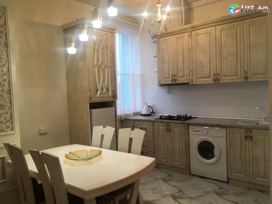 ԿՈԴ MM172 Վարձով է տրվում 3 սենյականոց բնակարան Ֆուչիկի փողոցում