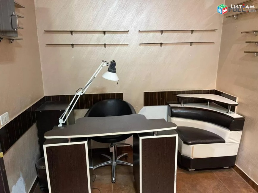 Կոդ 51409 Վարձով է տրվում Գործող վարսավիրանոց