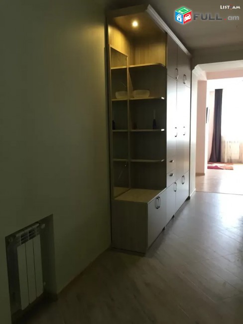Կոդ 30062 Վարձով է տրվում 3 սենյականոց բնակարան Բաղրամյան պողոտայում