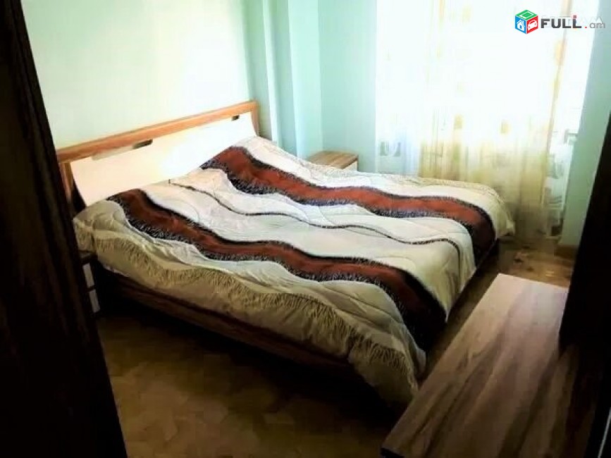 Կոդ 4180 Վարձով 3 սենյականոց բնակարան Պուշկին փողոցում