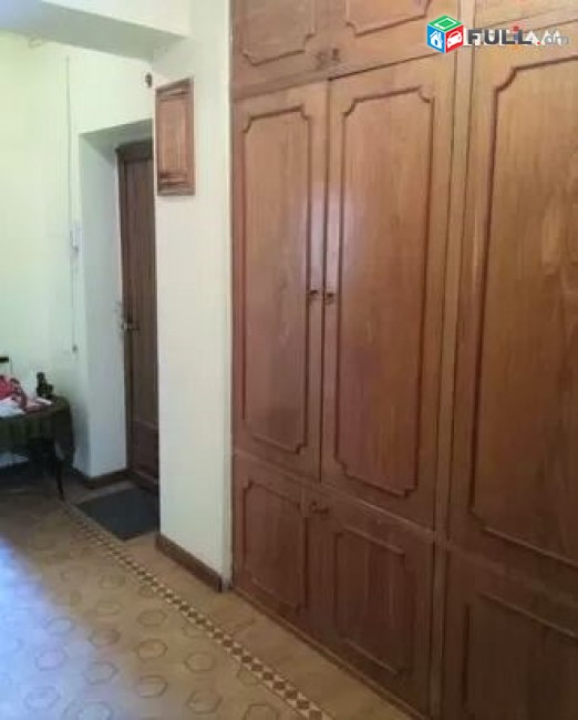 Կոդ GH153 Վարձով 3 սենյականոց բնակարան Շահսուվարյան փողոցում