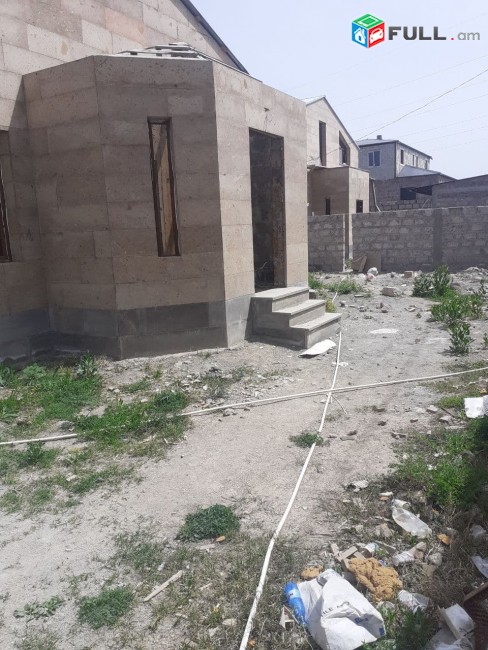 VM498 Վաճառվում  է 1 հ-ի, 4-5 սենյականոց նորակառույց առանձնատուն ՝ 380/136 քմ 