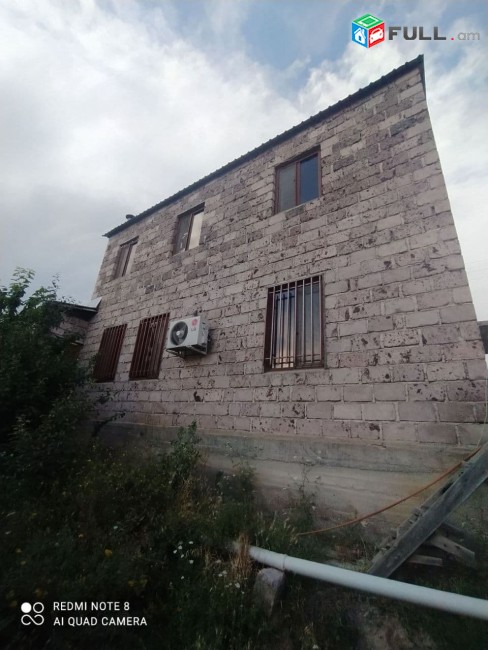 VM560 ????Վաճառվում  է 2 հարկանի, 5 սենյականոց նորակառույց առանձնատուն ՝ 400/200քմ 