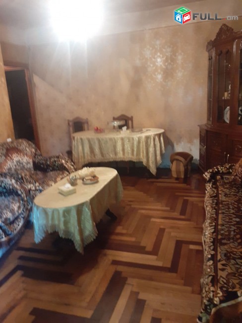 VM562 Վաճառվում է 2-3 սենյականոց  բնակարան՝ 68 քմ մակերեսով, 14 հարկանի  շենքի 1-ին հարկում 