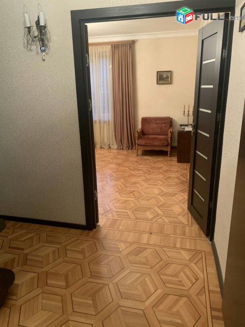 TM621 ????Վաճառվում է 4 սենյականոց  բնակարան՝ 80 քմ մակերեսով, 5 հարկանի  քարե շենքի 3-րդ հարկում