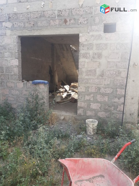 VM577 ????Վաճառվում է 2 հարկանի, 5 սենյականոց անավարտ  առանձնատուն՝  160/200 քմ 