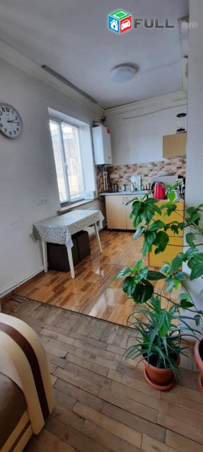 ASH267 ????Վաճառվում է 2 սենյականոց  բնակարան՝ 48քմ մակերեսով, 5 հարկանի  քարե շենքի 3-րդ հարկում