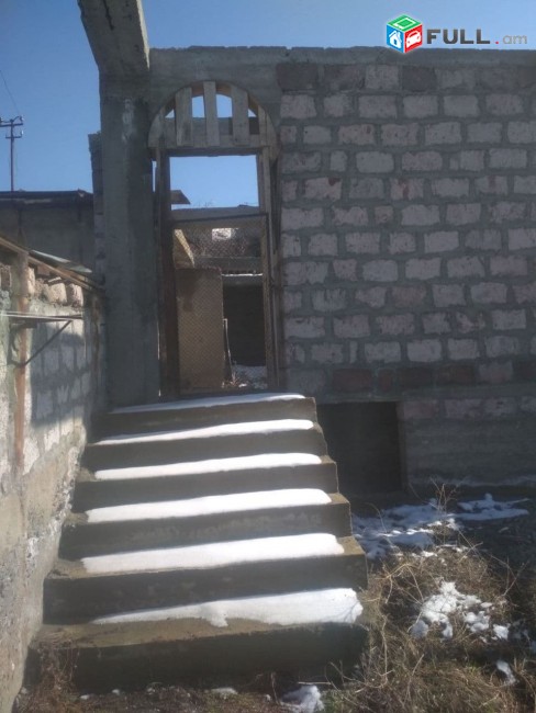 VM648 Վաճառվում է նորակառույց,կիսակառույց առանձնատուն 