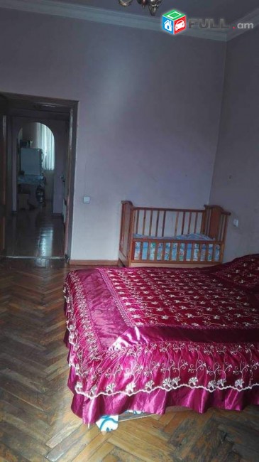TM736????Վաճառվում է 3 սենյականոց  բնակարան՝ 82քմ մակերեսով, 5 հարկանի քարե շենքի 4-րդ հարկում:
