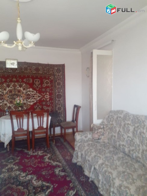 VM681 Վաճառվում է 1/2 սենյականոց բնակարան՝ 44,2քմ մակերեսով, 5 հարկանի քարե շենքի 3-րդ հարկում: