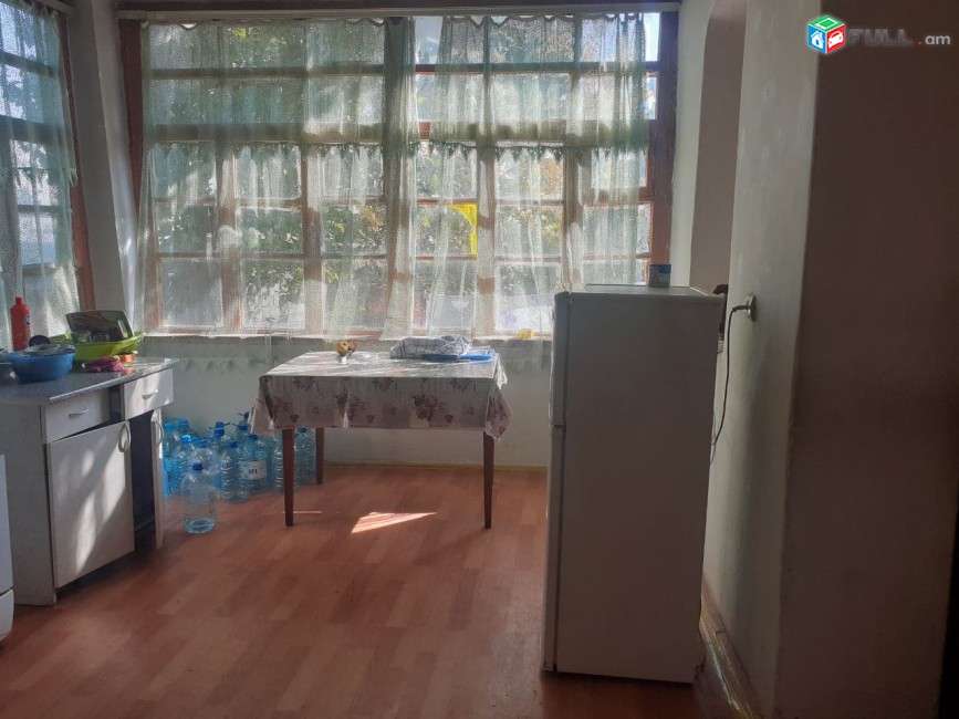 VM701 Վաճառվում Է առանձնատուն