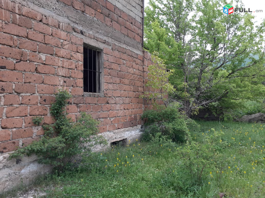 առանձնատուն Արայի Լեռան դաչաներում: