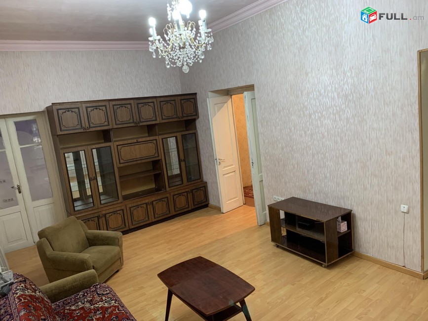 Մեկ հարկանի քարե տուն, Khorenatsi St կենտրոնում, 150 ք.մ., վերանորոգված,naev varcov