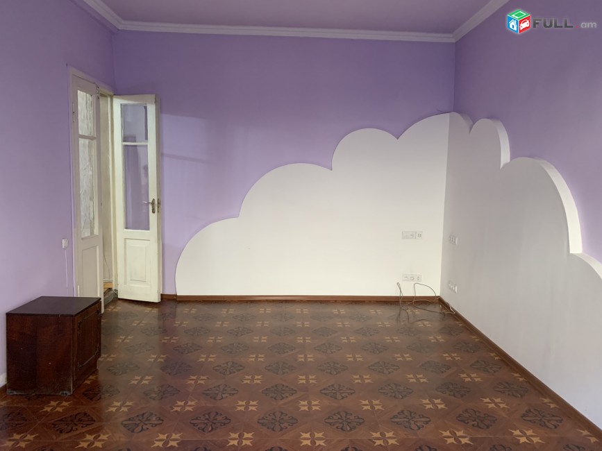 Մեկ հարկանի քարե տուն, Khorenatsi St կենտրոնում, 150 ք.մ., վերանորոգված,naev varcov