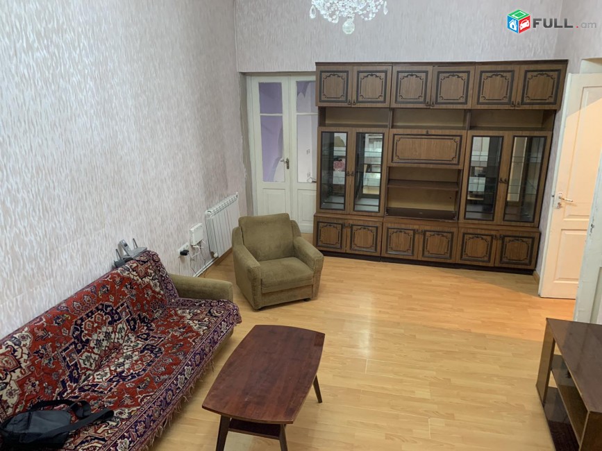 Մեկ հարկանի քարե տուն, Khorenatsi St կենտրոնում, 150 ք.մ., վերանորոգված,naev varcov